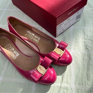 AUTH Ferragamo Salvatore Vara Bow Pump Shoe